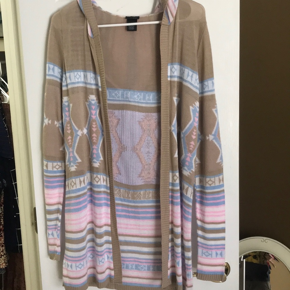 Cardigan with patterns